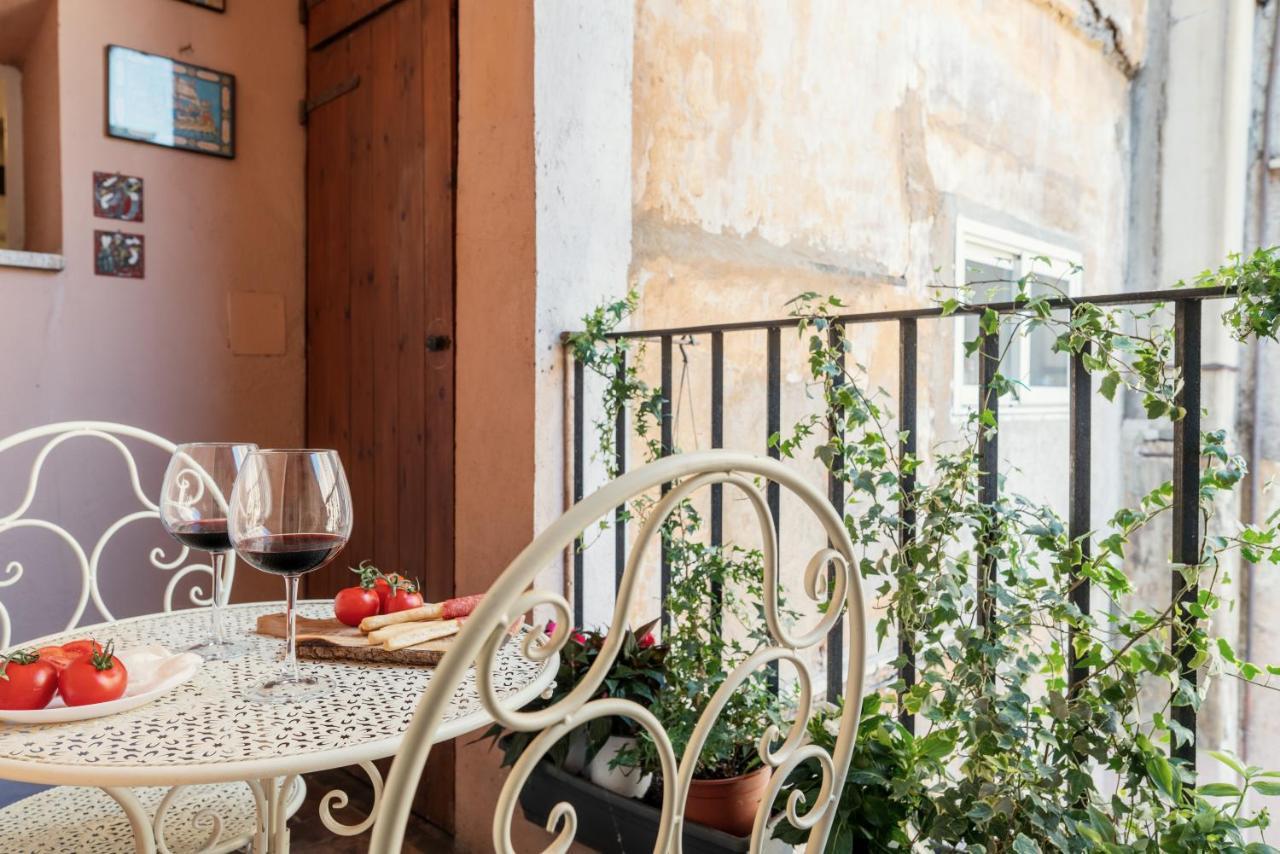 Domus Quiritum Charming, Appartamento D'Epoca A Campo De' Fiori Rzym Zewnętrze zdjęcie