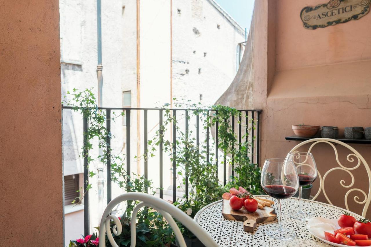 Domus Quiritum Charming, Appartamento D'Epoca A Campo De' Fiori Rzym Zewnętrze zdjęcie